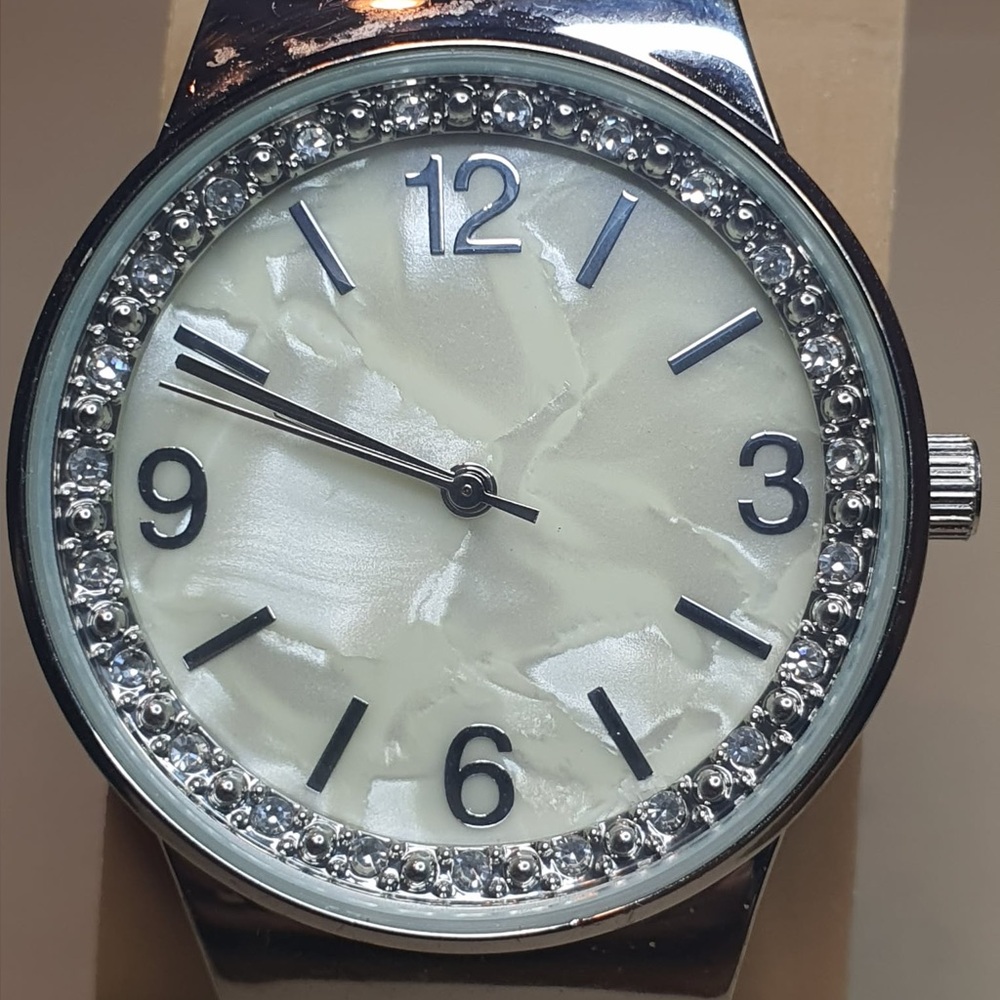 Ding Feng Silver/MOP Rhinestone Stainless Steel Mesh Women's Watch